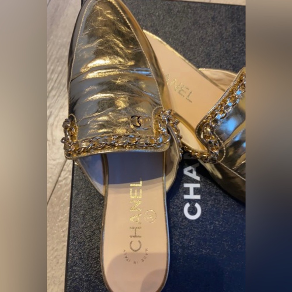 SOLD NIB- Chanel hold chain Mule